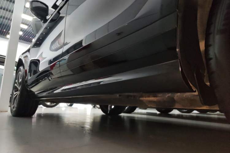 Used Land Rover Range Evoque 2023 Aurora L 249 PS Luxury Edition Left Side Sill