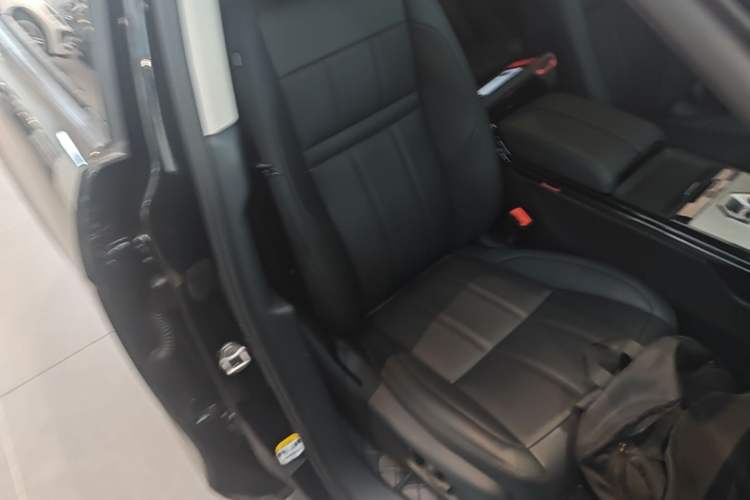 Used Land Rover Range Evoque 2023 Aurora L 249 PS Luxury Edition Right Front Seat