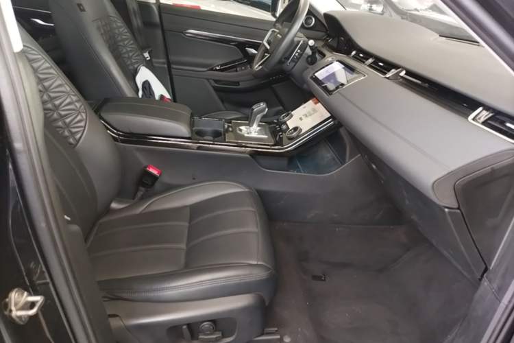 Used Land Rover Range Evoque 2023 Aurora L 249 PS Luxury Edition Right Front Seat