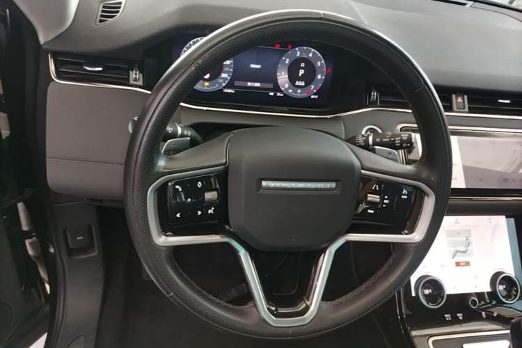 Used Land Rover Range Evoque 2023 Aurora L 249 PS Luxury Edition Steering Wheel