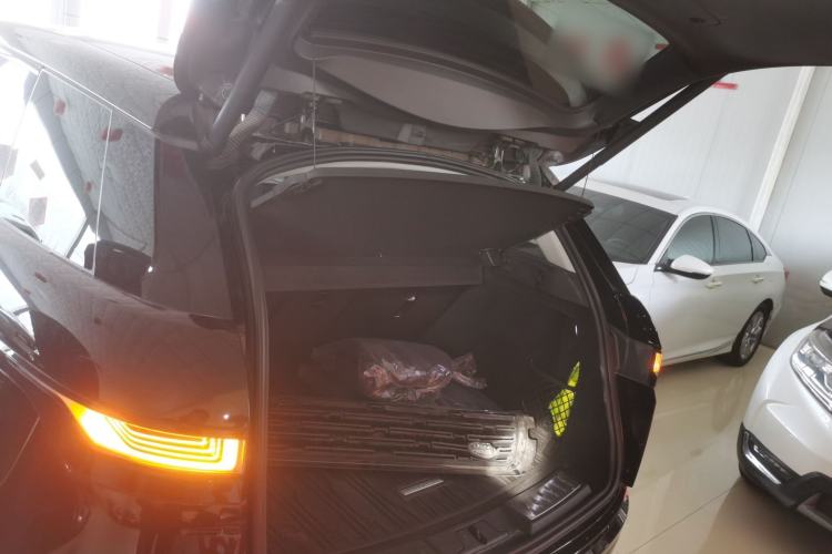 Used Land Rover Range Evoque 2023 Aurora L 249 PS Luxury Edition Trunk