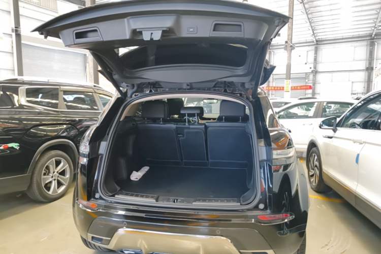 Used Land Rover Range Evoque 2023 Aurora L 249 PS Luxury Edition Trunk