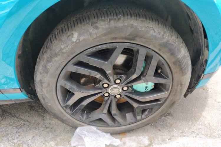 Used Land Rover Range Evoque 2023 Aurora L 249 PS Luxury Edition Right Front Wheel Hub