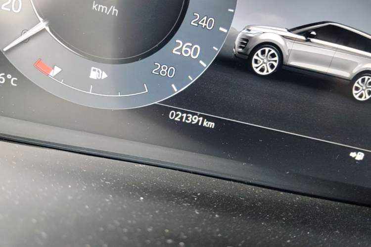 Used Land Rover Range Evoque 2023 Aurora L 249 PS Collins Antique Bronze Special Edition Odometer Close Up