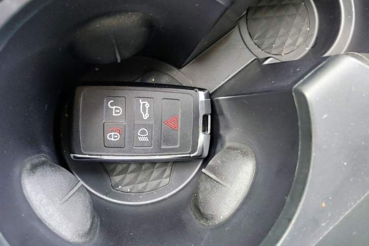Used Land Rover Range Evoque 2023 Aurora L 249 PS Collins Antique Bronze Special Edition Vehicle Key