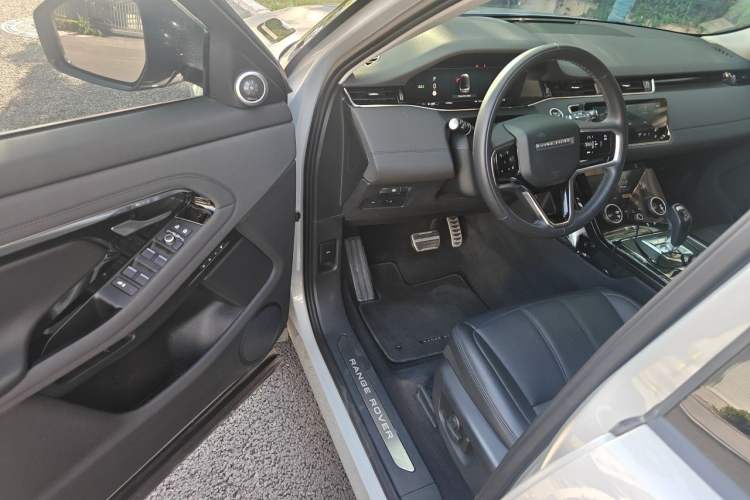 Used Land Rover Range Evoque 2023 Aurora L 249 PS Luxury Edition Driver Seat
