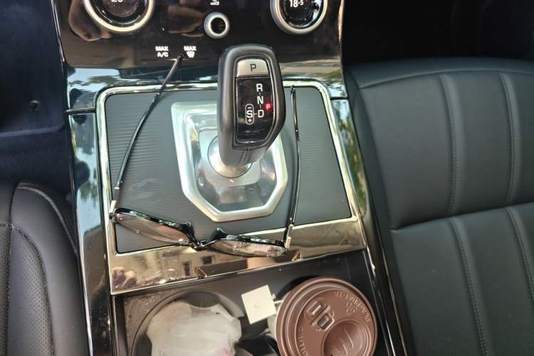 Used Land Rover Range Evoque 2023 Aurora L 249 PS Luxury Edition Gear Lever