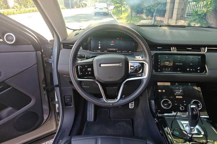 Used Land Rover Range Evoque 2023 Aurora L 249 PS Luxury Edition Steering Wheel