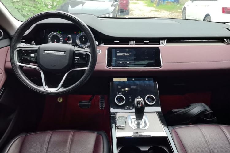 Used Land Rover Range Evoque 2023 Aurora L 249 PS Luxury Edition Center Console