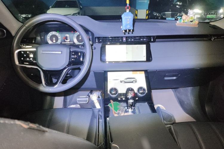 Used Land Rover Range Evoque 2023 Aurora L 249 PS Collins Antique Bronze Special Edition Center Console