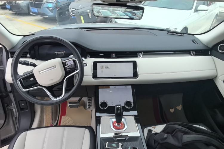 Used Land Rover Range Evoque 2023 Aurora L 249 PS Luxury Edition Center Console