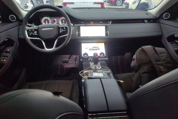 Used Land Rover Range Evoque 2023 Aurora L 249 PS Collins Antique Bronze Special Edition Center Console