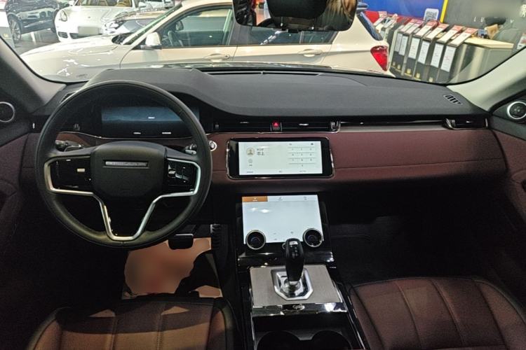Used Land Rover Range Evoque 2023 Aurora L 249 PS Luxury Edition Center Console