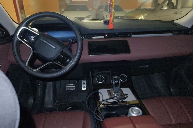 Used Land Rover Range Evoque 2023 Aurora L 249 PS Luxury Edition Center Console