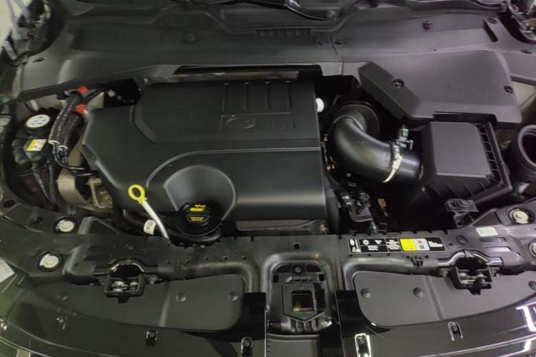 Used Land Rover Range Evoque 2023 Aurora L 249 PS Luxury Edition Engine Bay