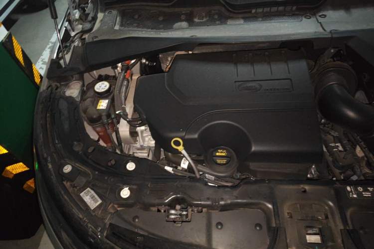 Used Land Rover Range Evoque 2023 Aurora L 249 PS Luxury Edition Engine Bay Right