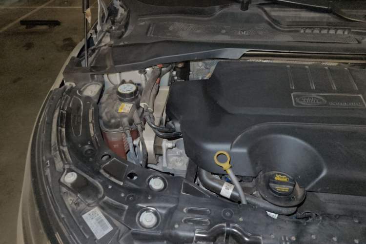 Used Land Rover Range Evoque 2023 Aurora L 249 PS Luxury Edition Engine Bay Right
