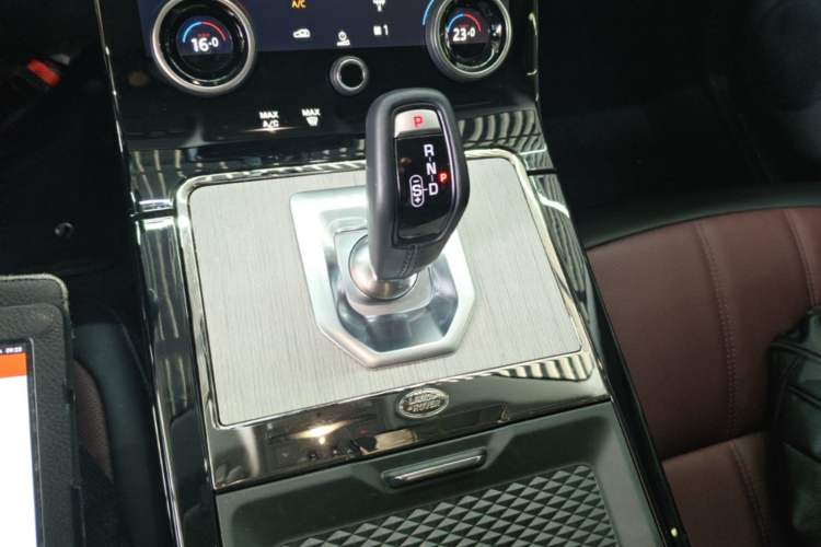 Used Land Rover Range Evoque 2023 Aurora L 249 PS Luxury Edition Gear Lever
