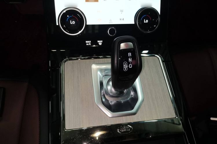 Used Land Rover Range Evoque 2023 Aurora L 249 PS Luxury Edition Gear Lever