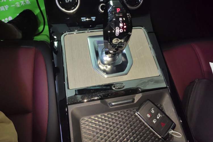 Used Land Rover Range Evoque 2023 Aurora L 249 PS Luxury Edition Gear Lever