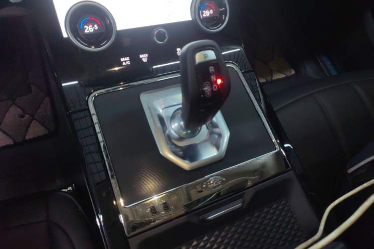Used Land Rover Range Evoque 2023 Aurora L 249 PS Collins Antique Bronze Special Edition Gear Lever