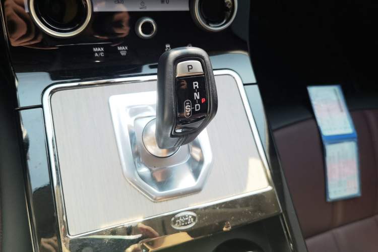 Used Land Rover Range Evoque 2023 Aurora L 249 PS Luxury Edition Gear Lever