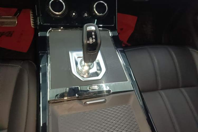 Used Land Rover Range Evoque 2023 Aurora L 200PS Elite Edition Gear Lever