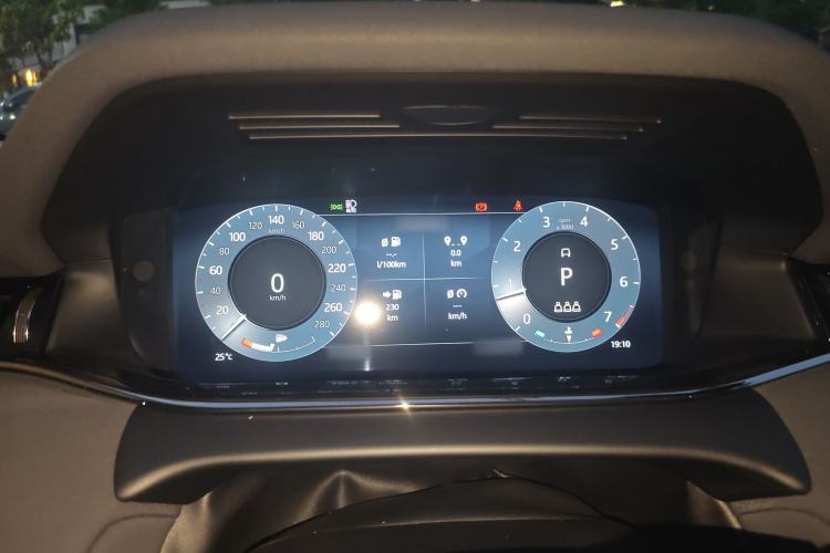 Used Land Rover Range Evoque 2023 Aurora L 249 PS Collins Antique Bronze Special Edition Instrument Cluster
