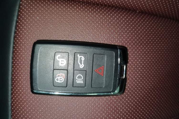 Used Land Rover Range Evoque 2023 Aurora L 249 PS Luxury Edition Interior 1