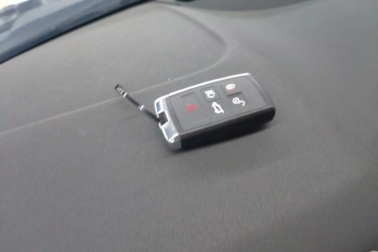 Used Land Rover Range Evoque 2023 Aurora L 249 PS Collins Antique Bronze Special Edition Interior 1