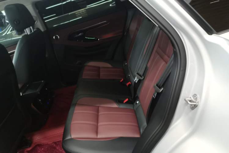 Used Land Rover Range Evoque 2023 Aurora L 249 PS Luxury Edition Interior 4