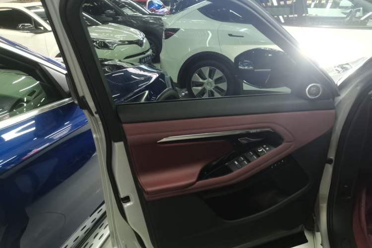 Used Land Rover Range Evoque 2023 Aurora L 249 PS Luxury Edition Interior 7