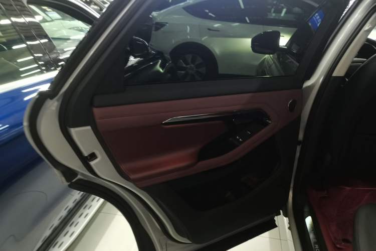 Used Land Rover Range Evoque 2023 Aurora L 249 PS Luxury Edition Interior 8