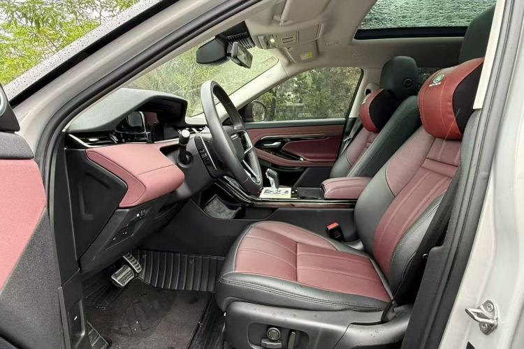 Used Land Rover Range Evoque 2023 Aurora L 249 PS Luxury Edition Left Front Seat