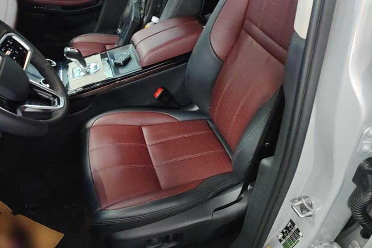 Used Land Rover Range Evoque 2023 Aurora L 249 PS Luxury Edition Left Front Seat