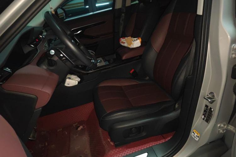 Used Land Rover Range Evoque 2023 Aurora L 249 PS Luxury Edition Left Front Seat
