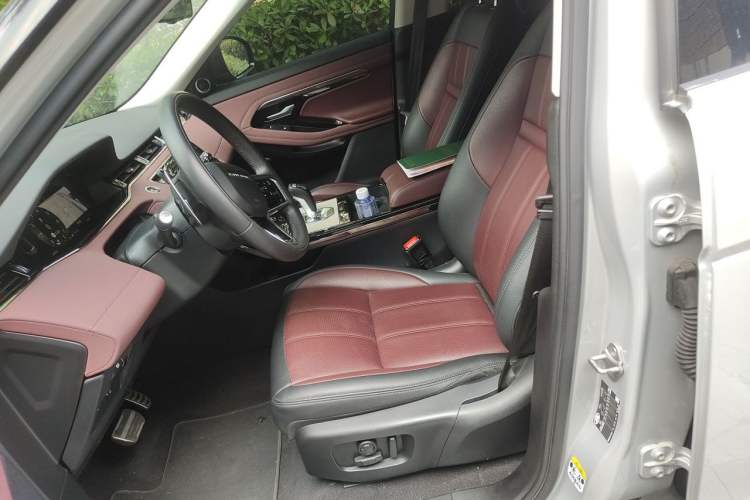 Used Land Rover Range Evoque 2023 Aurora L 249 PS Luxury Edition Left Front Seat