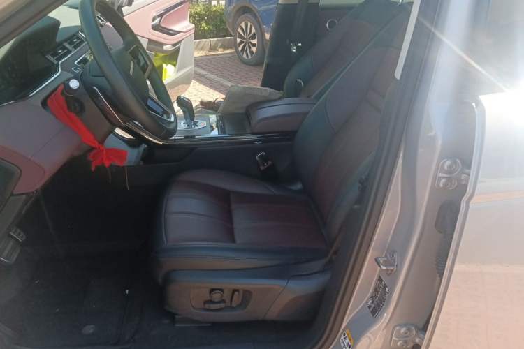 Used Land Rover Range Evoque 2023 Aurora L 249 PS Luxury Edition Left Front Seat