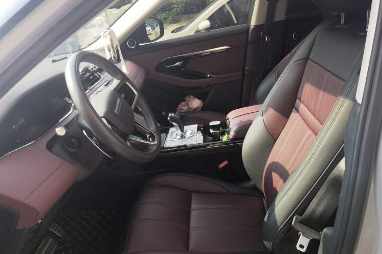 Used Land Rover Range Evoque 2023 Aurora L 249 PS Luxury Edition Left Front Seat
