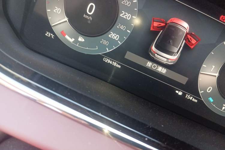 Used Land Rover Range Evoque 2023 Aurora L 249 PS Luxury Edition Odometer Close Up