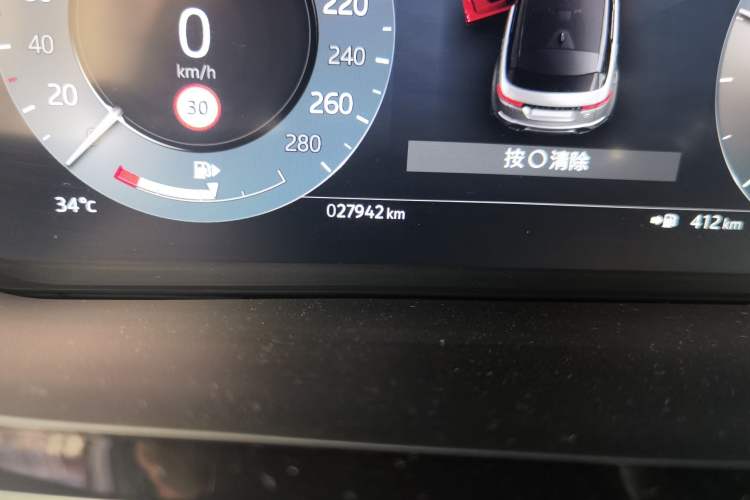 Used Land Rover Range Evoque 2023 Aurora L 249 PS Luxury Edition Odometer Close Up