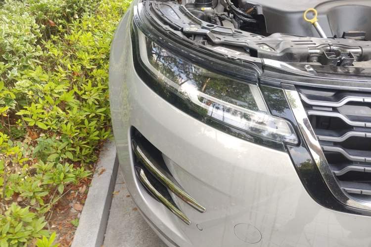 Used Land Rover Range Evoque 2023 Aurora L 249 PS Luxury Edition Right Front Headlight