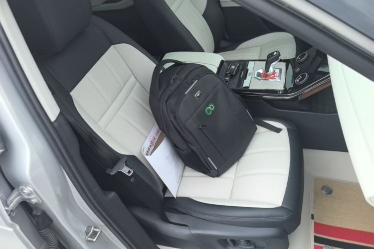 Used Land Rover Range Evoque 2023 Aurora L 249 PS Luxury Edition Right Front Seat