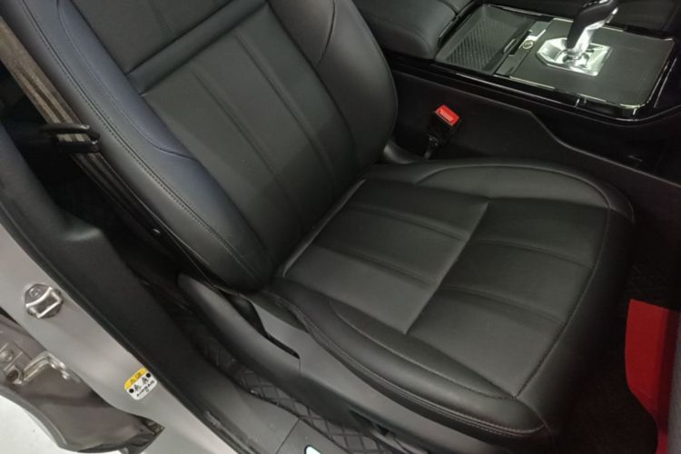 Used Land Rover Range Evoque 2023 Aurora L 200PS Elite Edition Right Front Seat