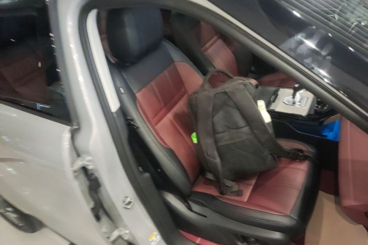 Used Land Rover Range Evoque 2023 Aurora L 249 PS Luxury Edition Right Front Seat