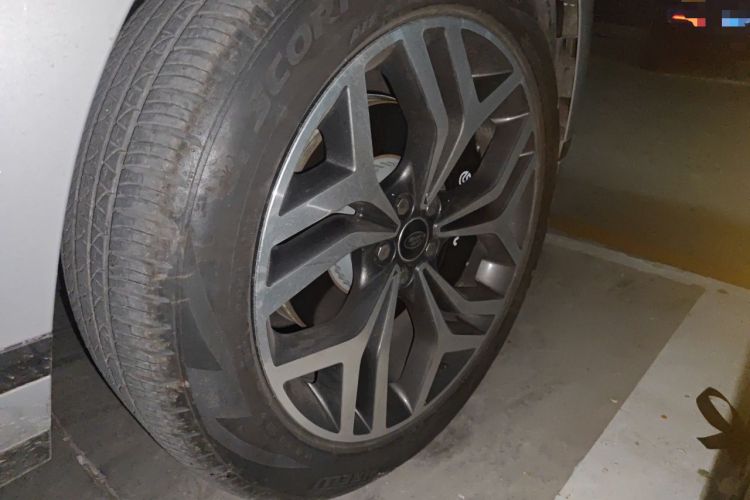 Used Land Rover Range Evoque 2023 Aurora L 249 PS Luxury Edition Right Front Wheel Hub