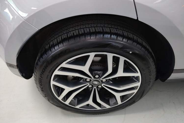 Used Land Rover Range Evoque 2023 Aurora L 249 PS Luxury Edition Right Rear Wheel Hub