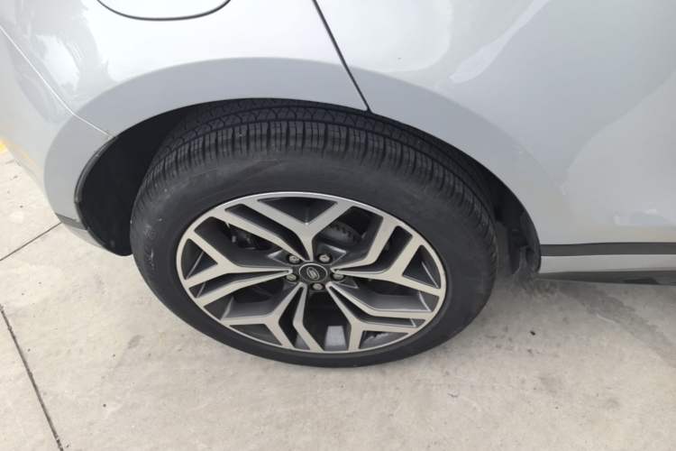 Used Land Rover Range Evoque 2023 Aurora L 249 PS Luxury Edition Right Rear Wheel Hub