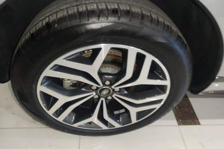 Used Land Rover Range Evoque 2023 Aurora L 249 PS Luxury Edition Right Rear Wheel Hub