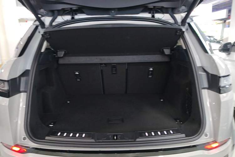 Used Land Rover Range Evoque 2023 Aurora L 249 PS Luxury Edition Trunk